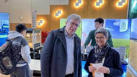 Bürgermeister Dirk Fuhlert mit Geschäftsführerin des Kolping Berufsbildungswerkes Hettstedt